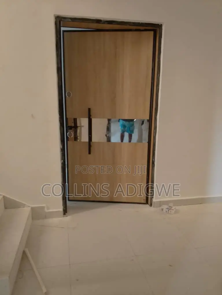 2bdrm Apartment in Ologolo Lekki for sale