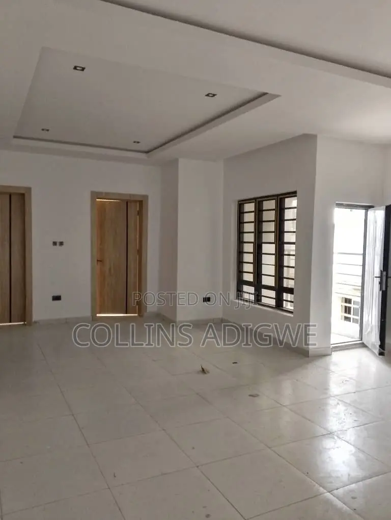 2bdrm Apartment in Ologolo Lekki for sale