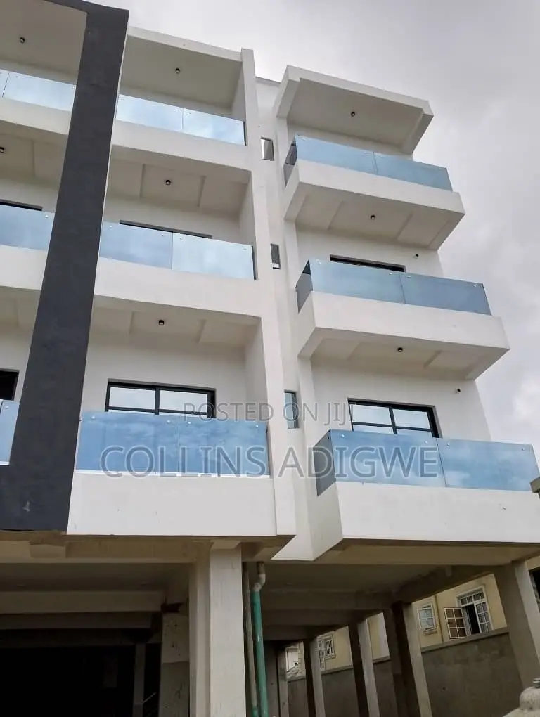 2bdrm Apartment in Ologolo Lekki for sale