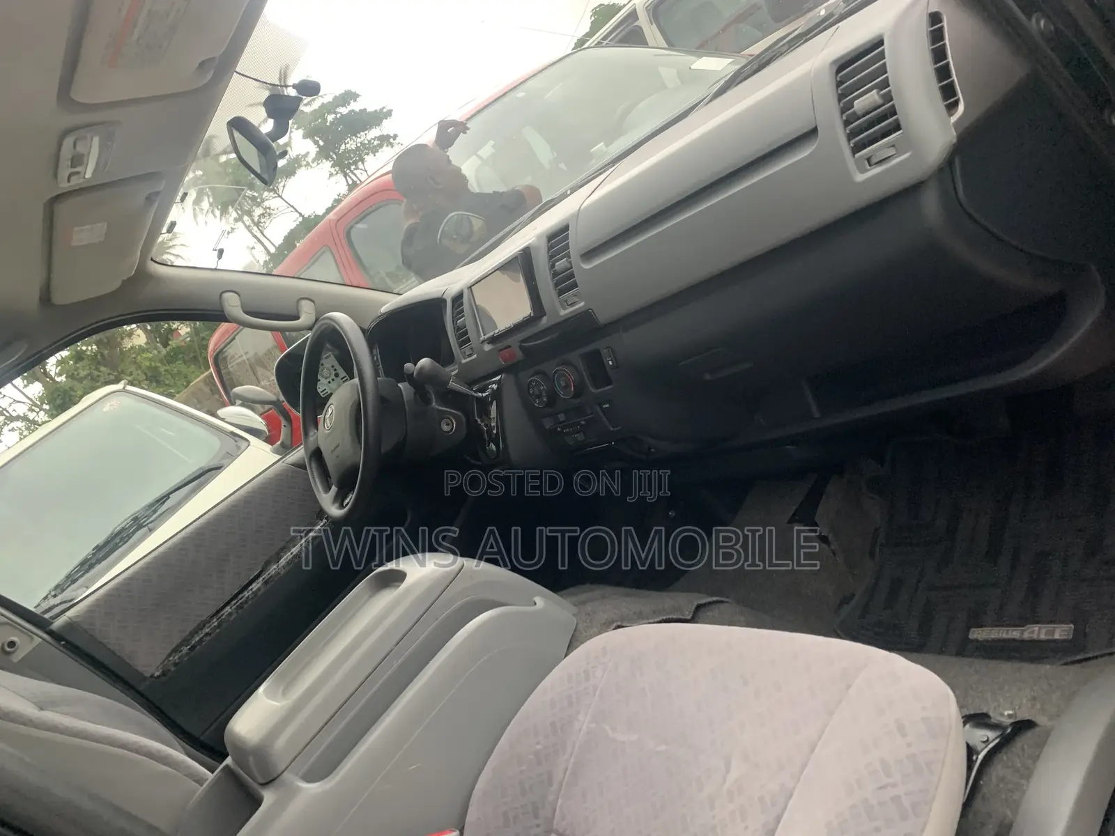 Toyota HiAce 2012 Black