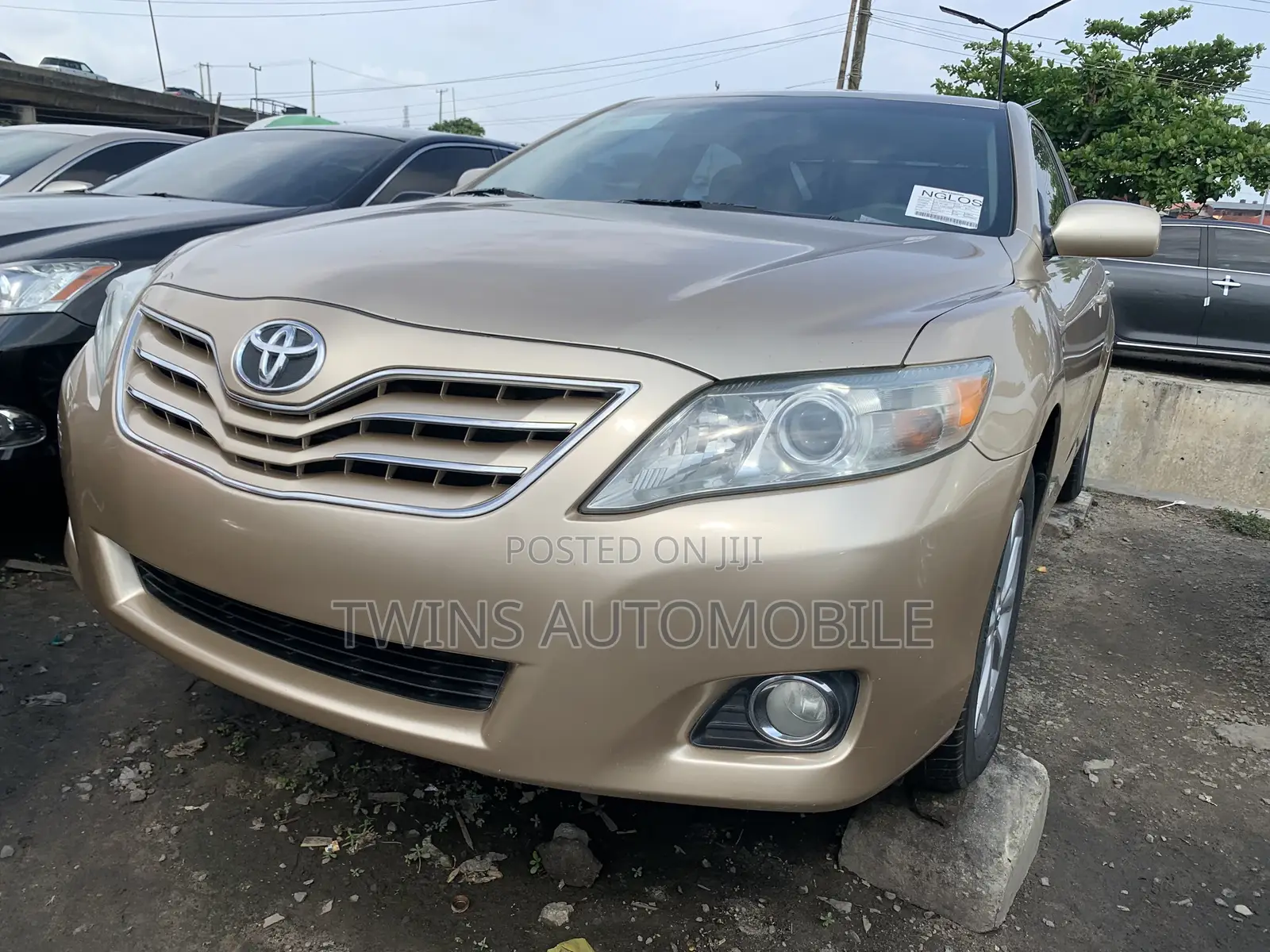 Toyota Camry 2010 Gold