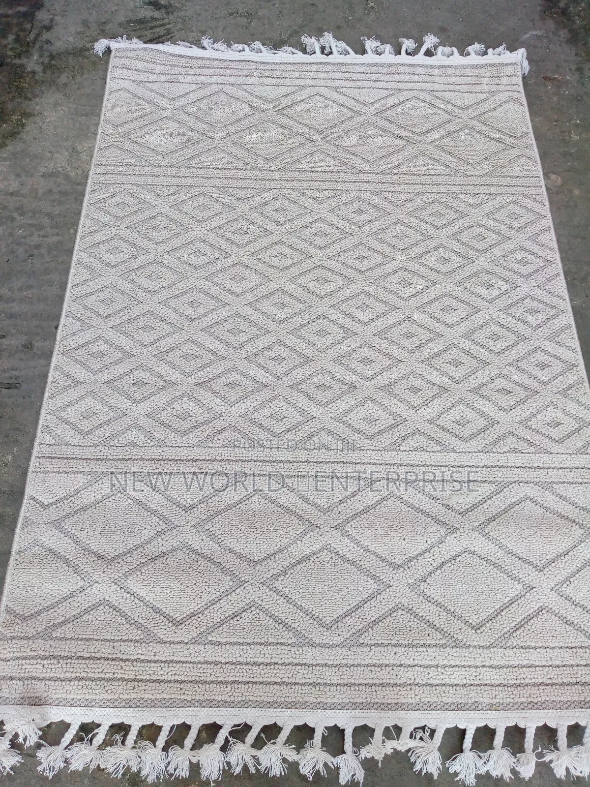 4by6 Feets Quality​Turkish Woven Mart Centre Rug