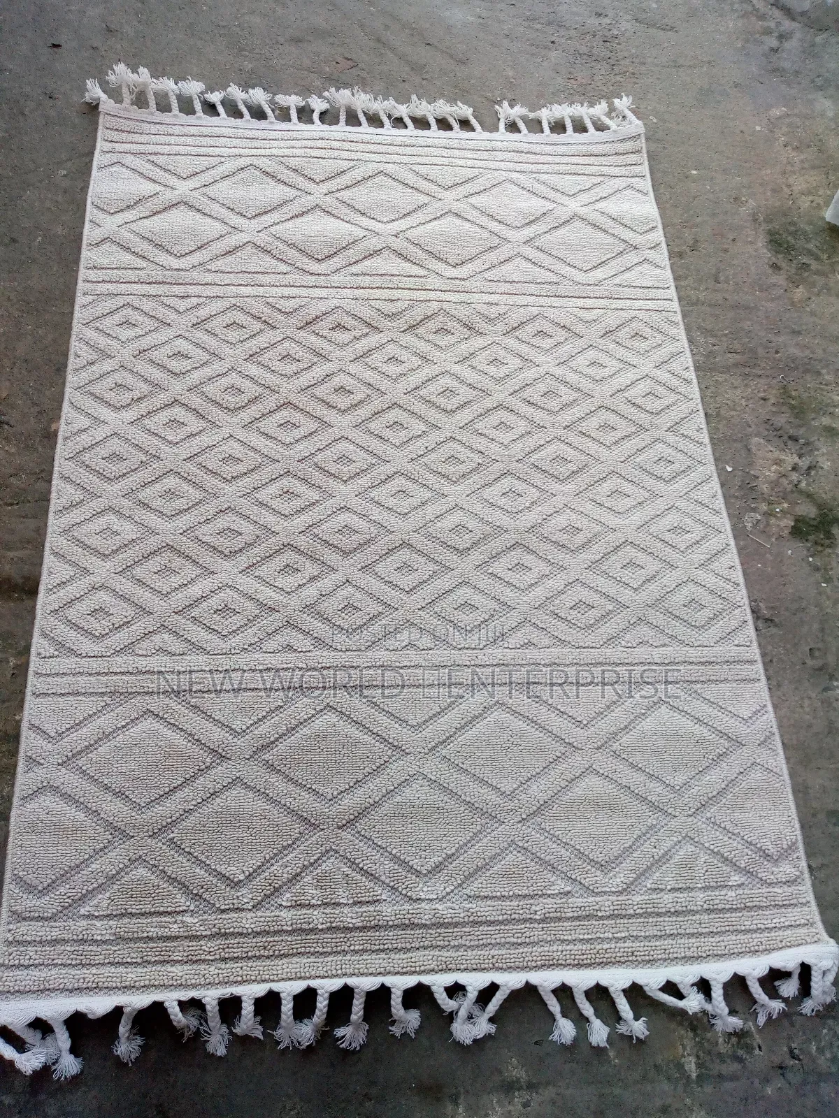4by6 Feets Quality​Turkish Woven Mart Centre Rug