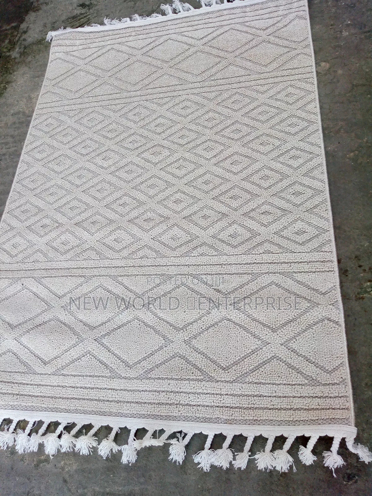 4by6 Feets Quality​Turkish Woven Mart Centre Rug