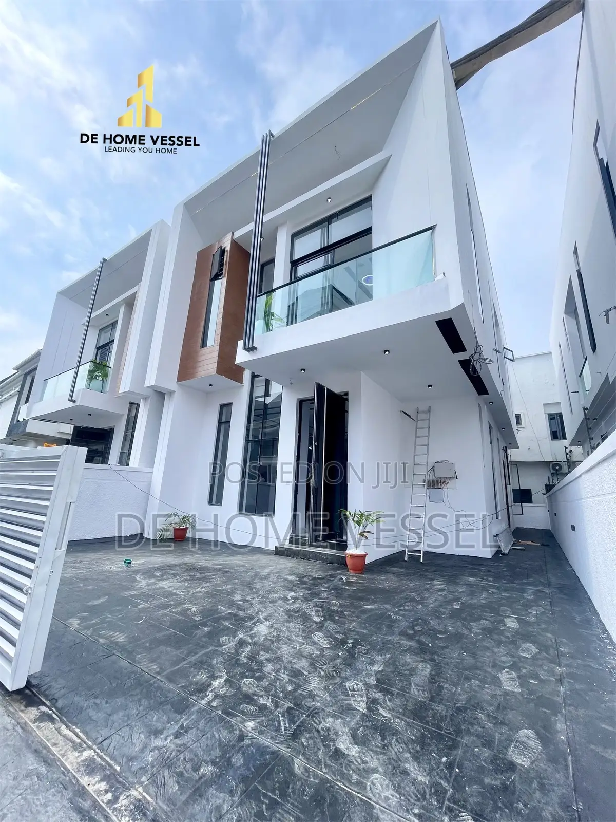 4bdrm Duplex in Ikota for sale