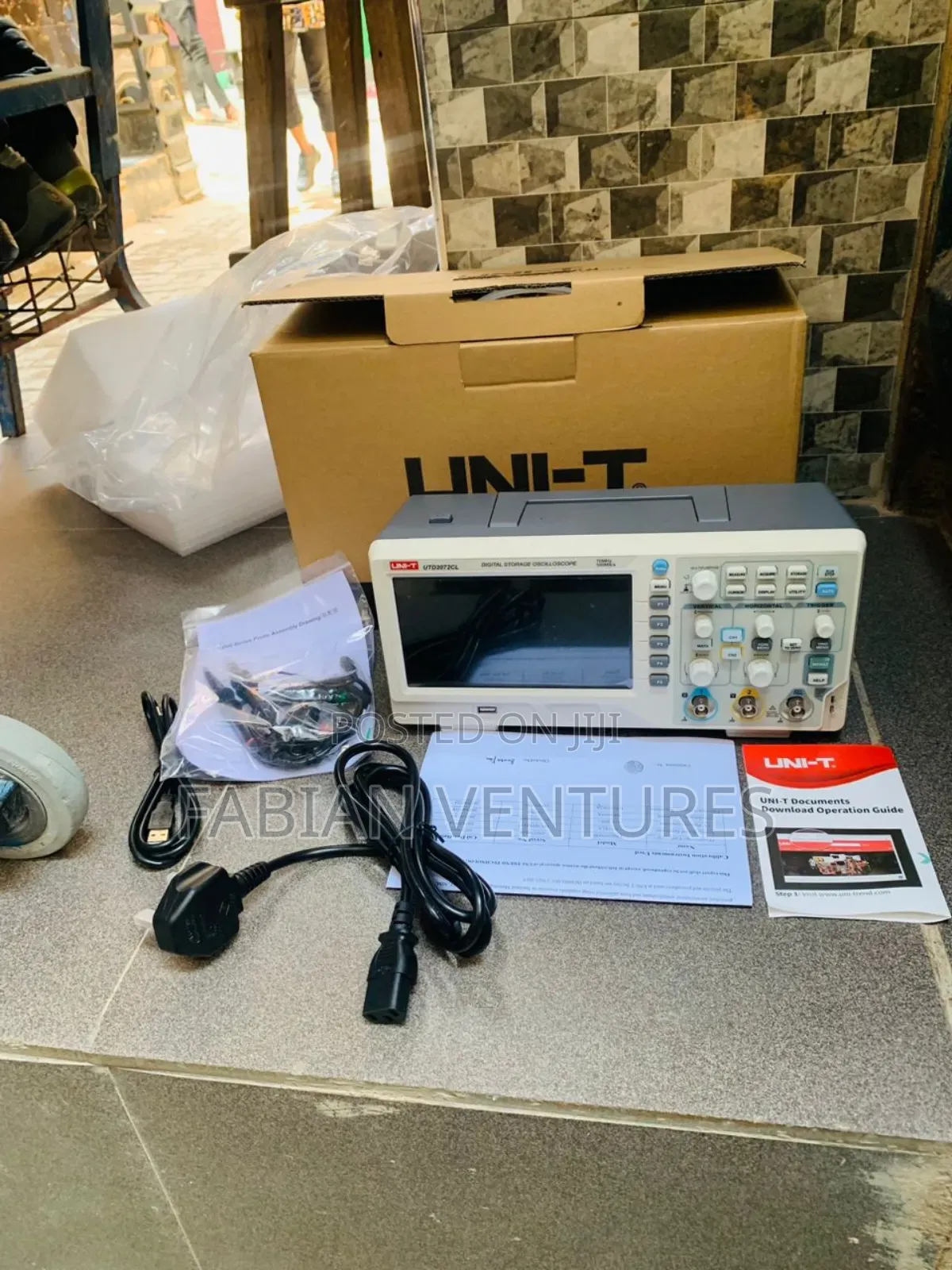 UNI-T Digital Oscilloscope Dual Channel 70mhz