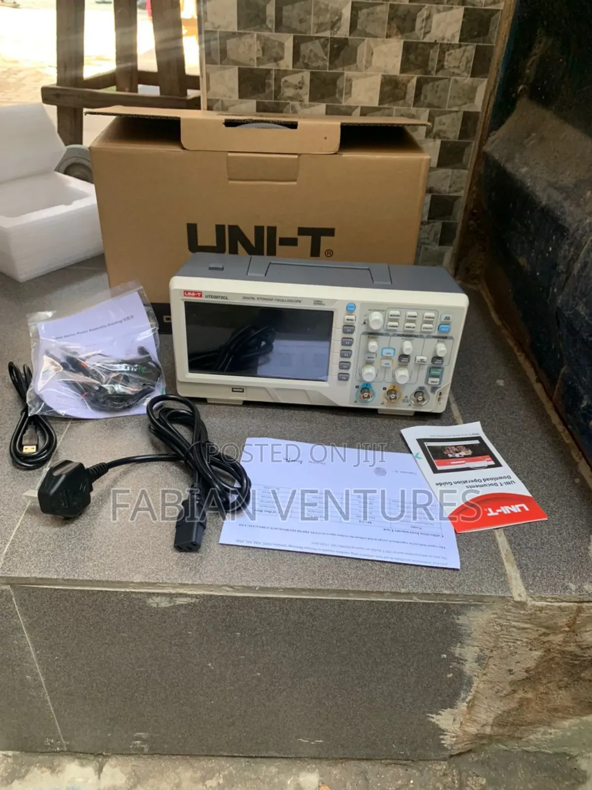 UNI-T Digital Oscilloscope Dual Channel 70mhz
