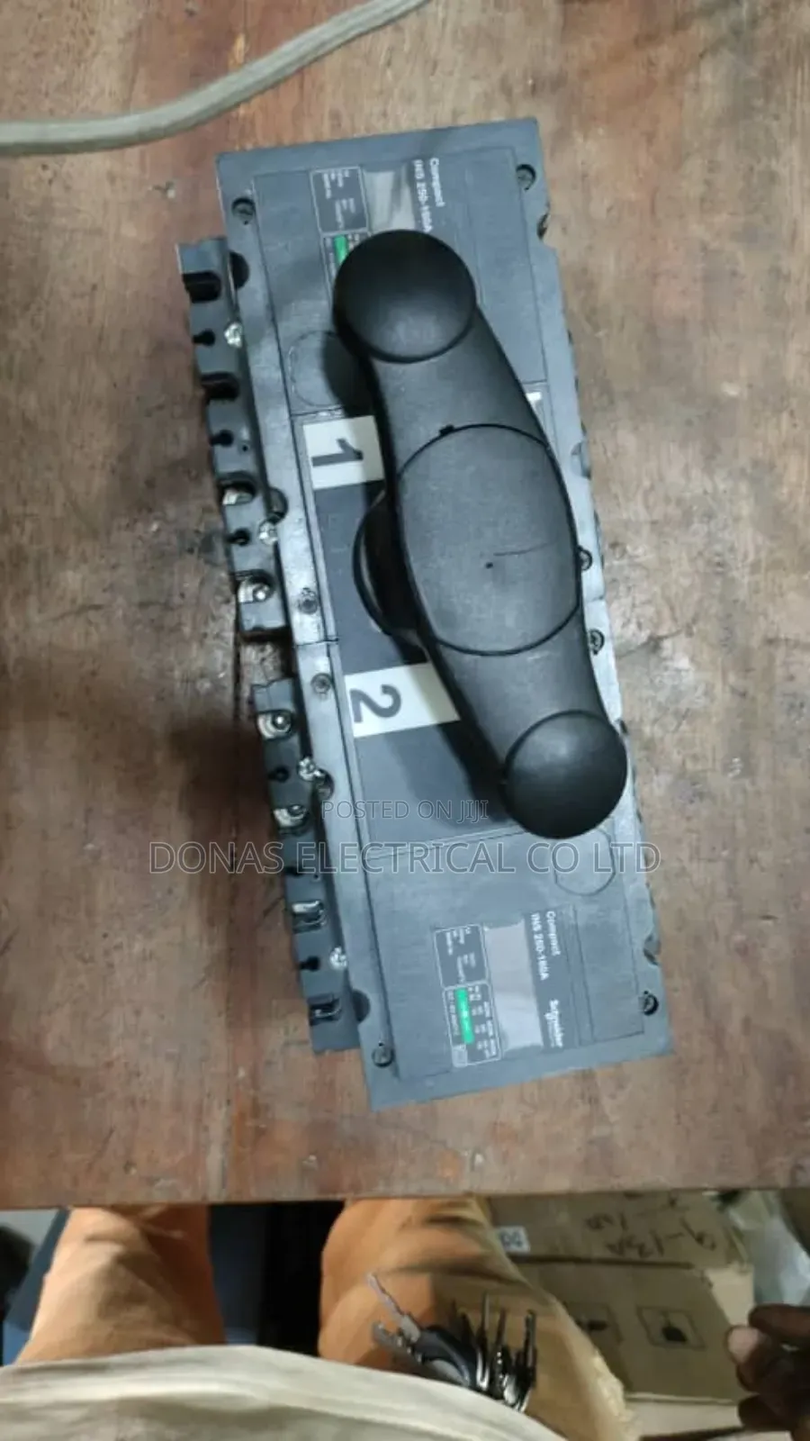 Schinailder Breaker Change Over Switch