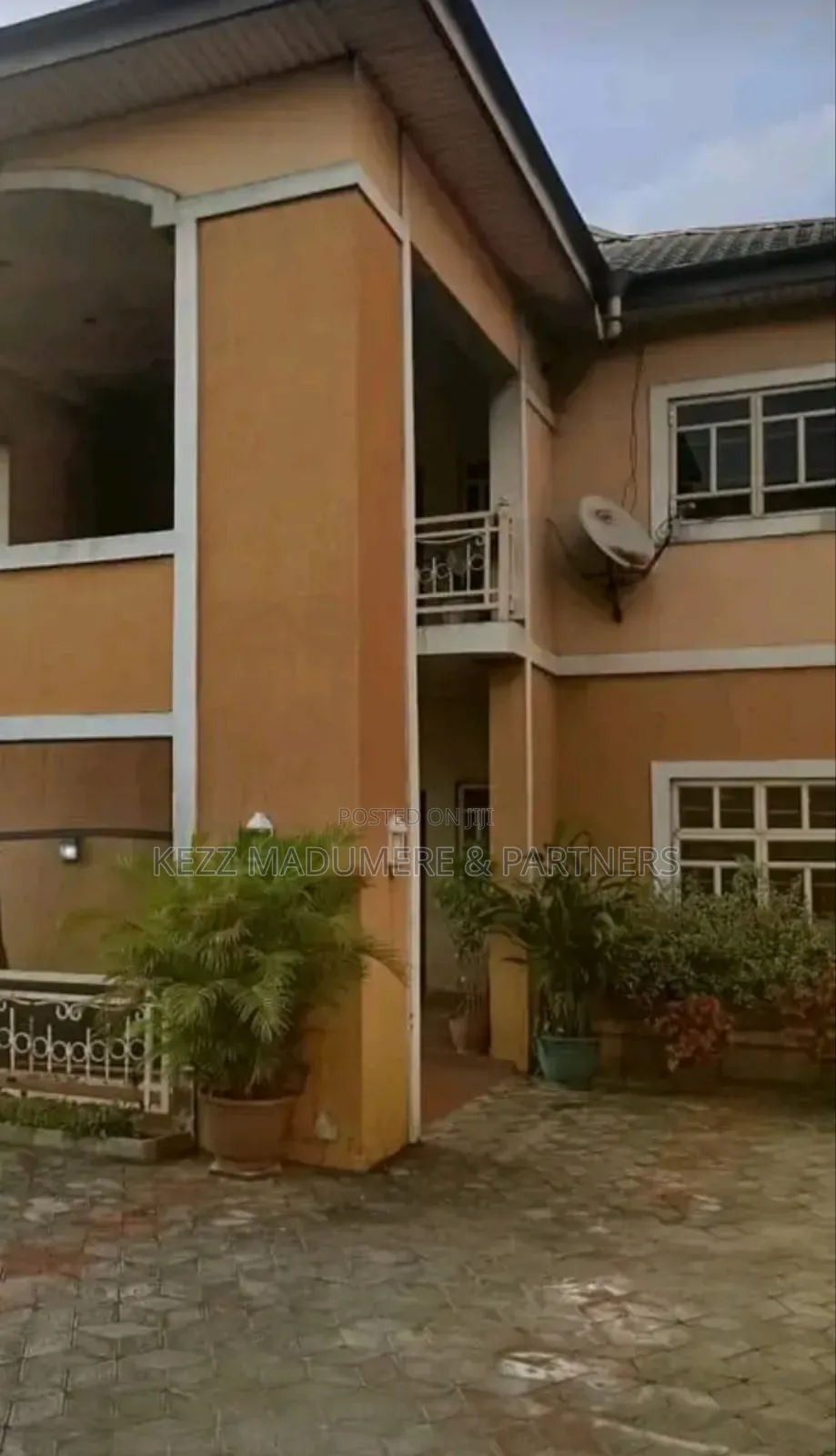 4bdrm Duplex in Off Ada George , for sale