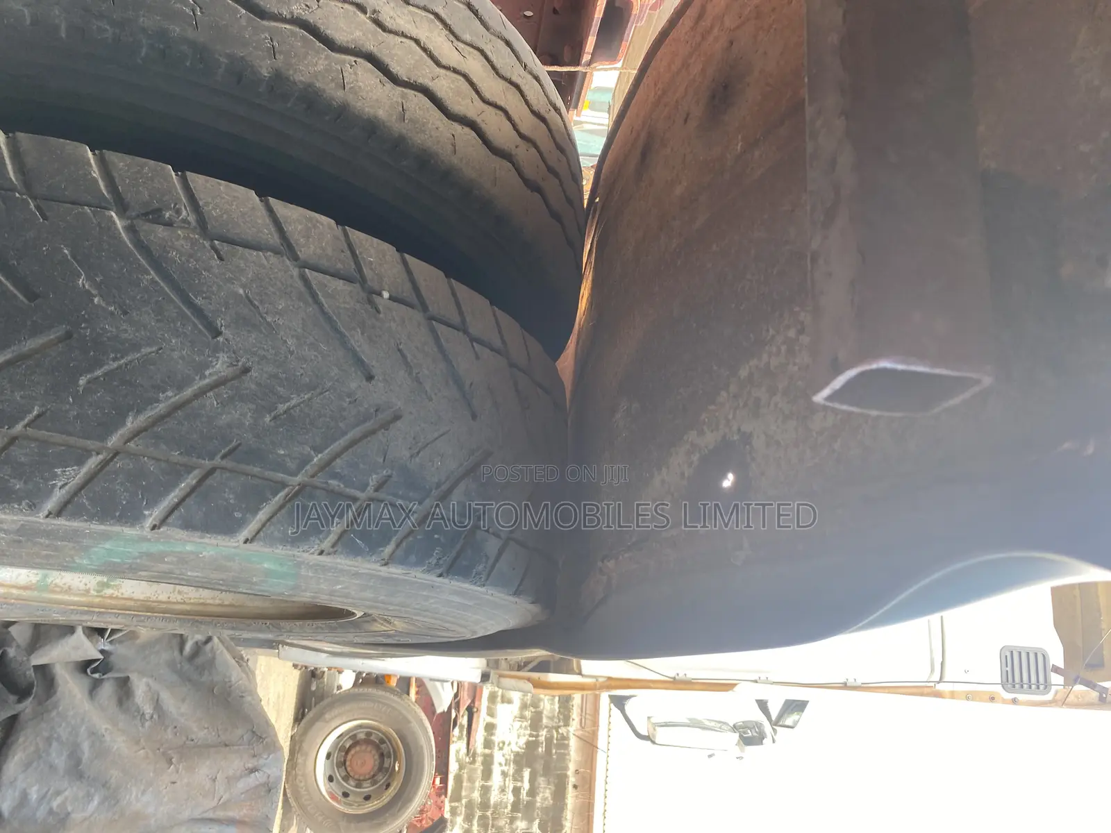 Iveco Eurostar 10 Tyres White
