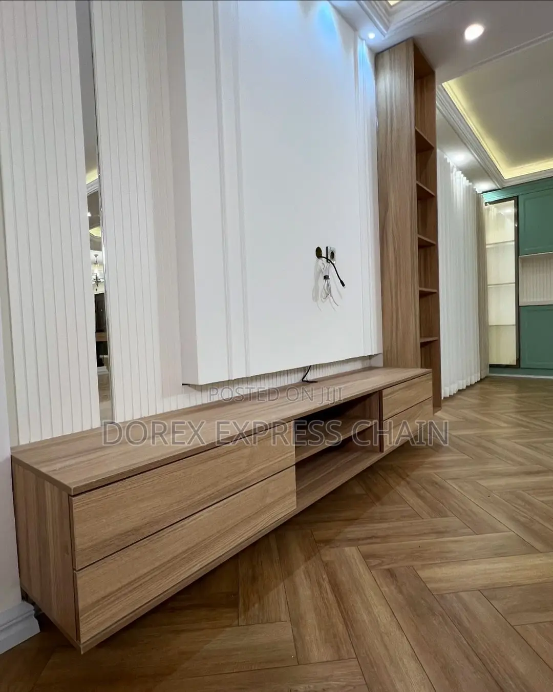 Dorex - Urban Chic TV Console