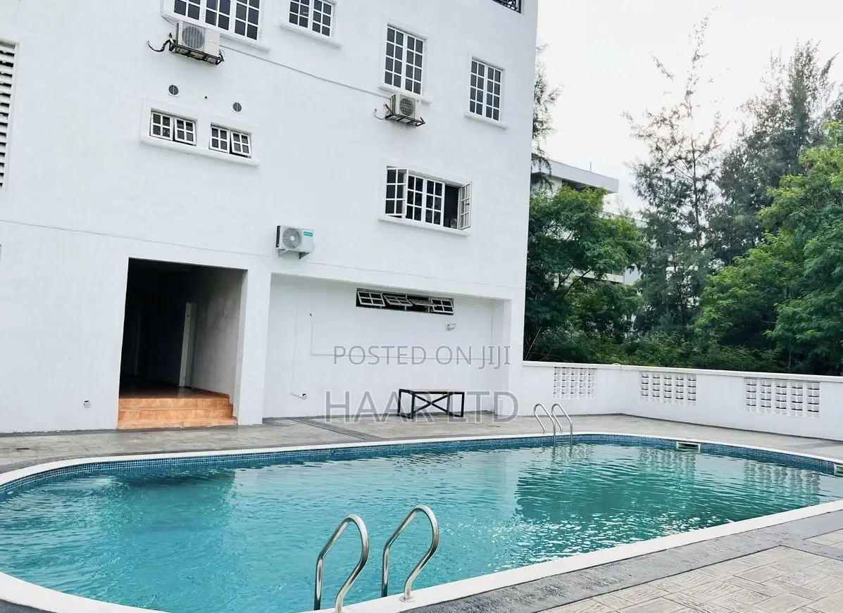 One Bedroom in Banana Island With Pool