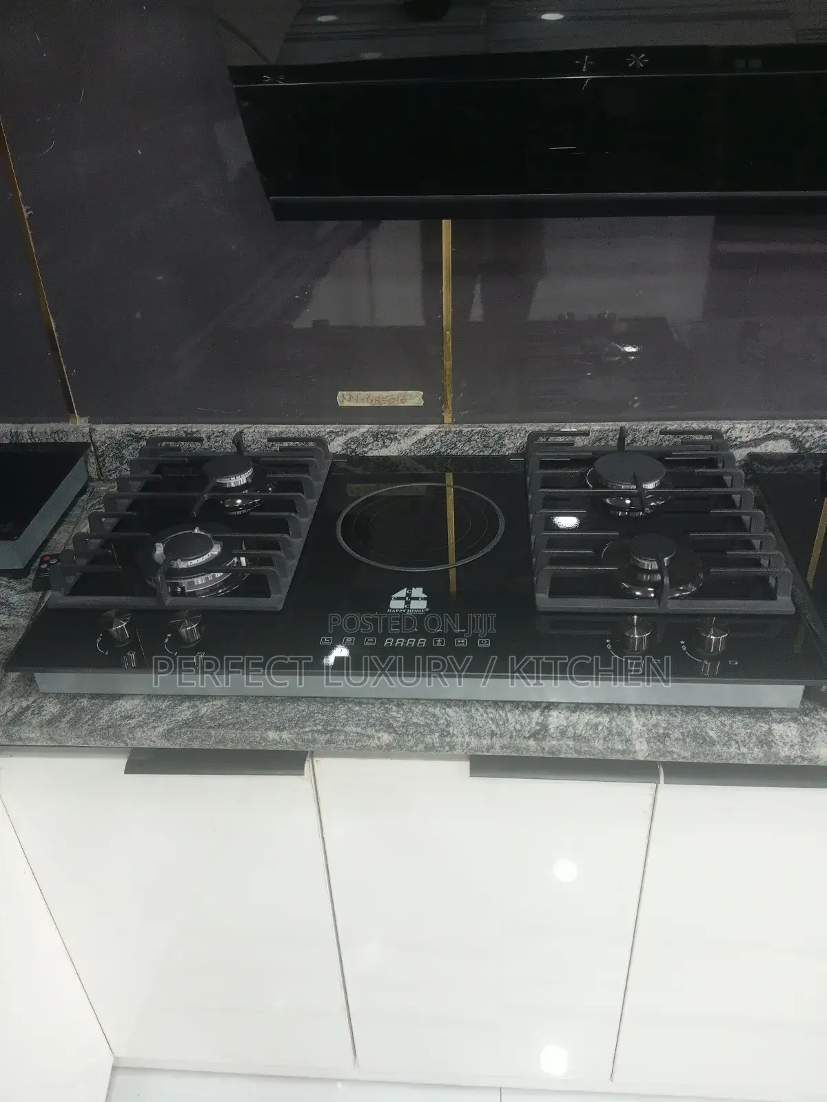 Inbuilt 4 Gas Burner + 1 Hot Plate Available