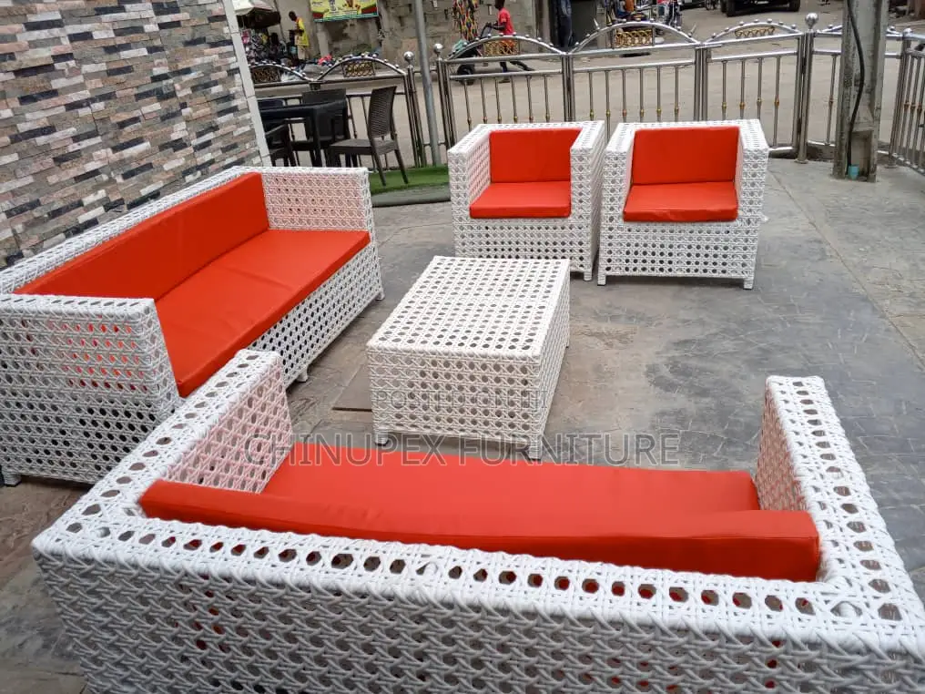 7 Seaters Rattan Chairs With Glass Top Table