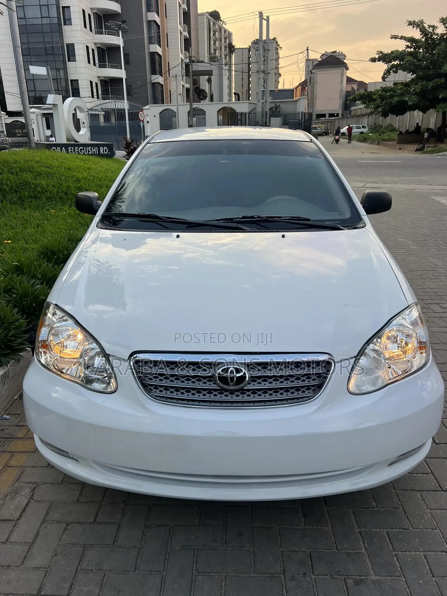 Toyota Corolla LE 2004 White