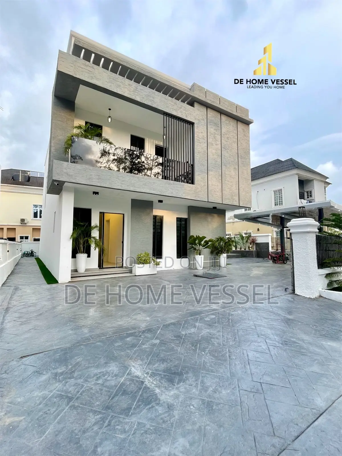 4bdrm Duplex in Lekki for sale
