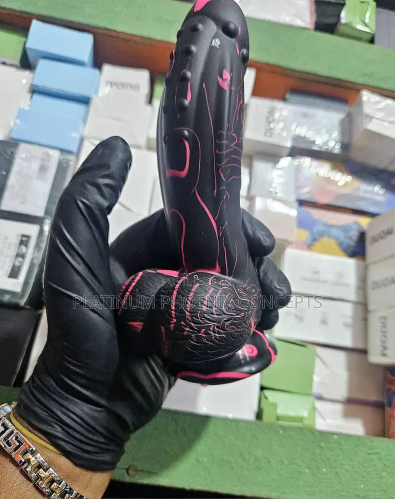 Stimulating Curved Dildo With Cock Balls