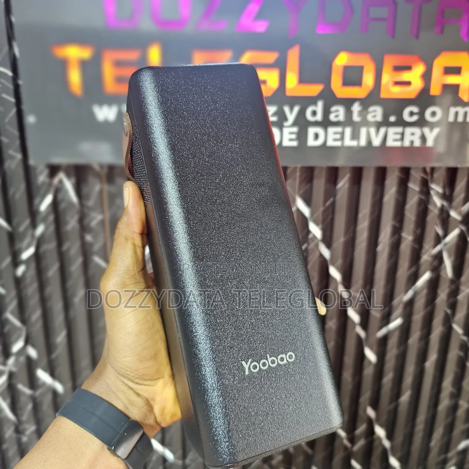 Yoobao Multi Function Portable Powerstation En200w 52800mah