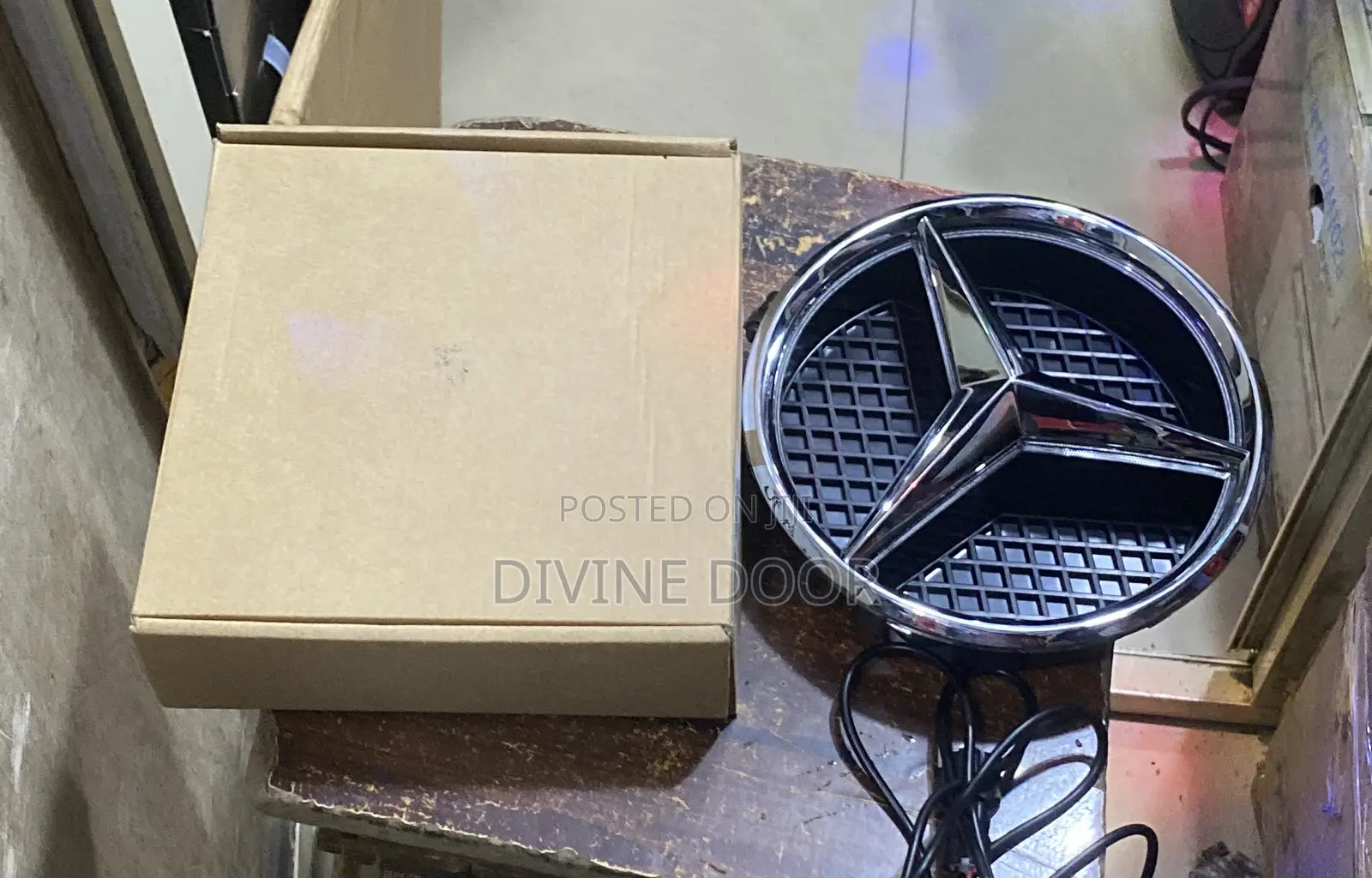 Digital Car Logo (Mercedes)