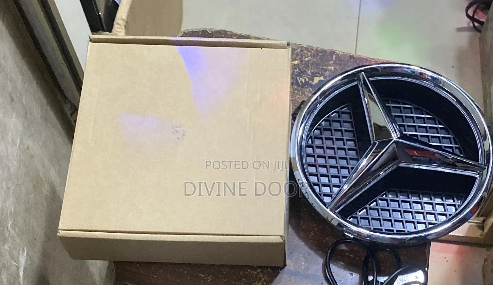Digital Car Logo (Mercedes)
