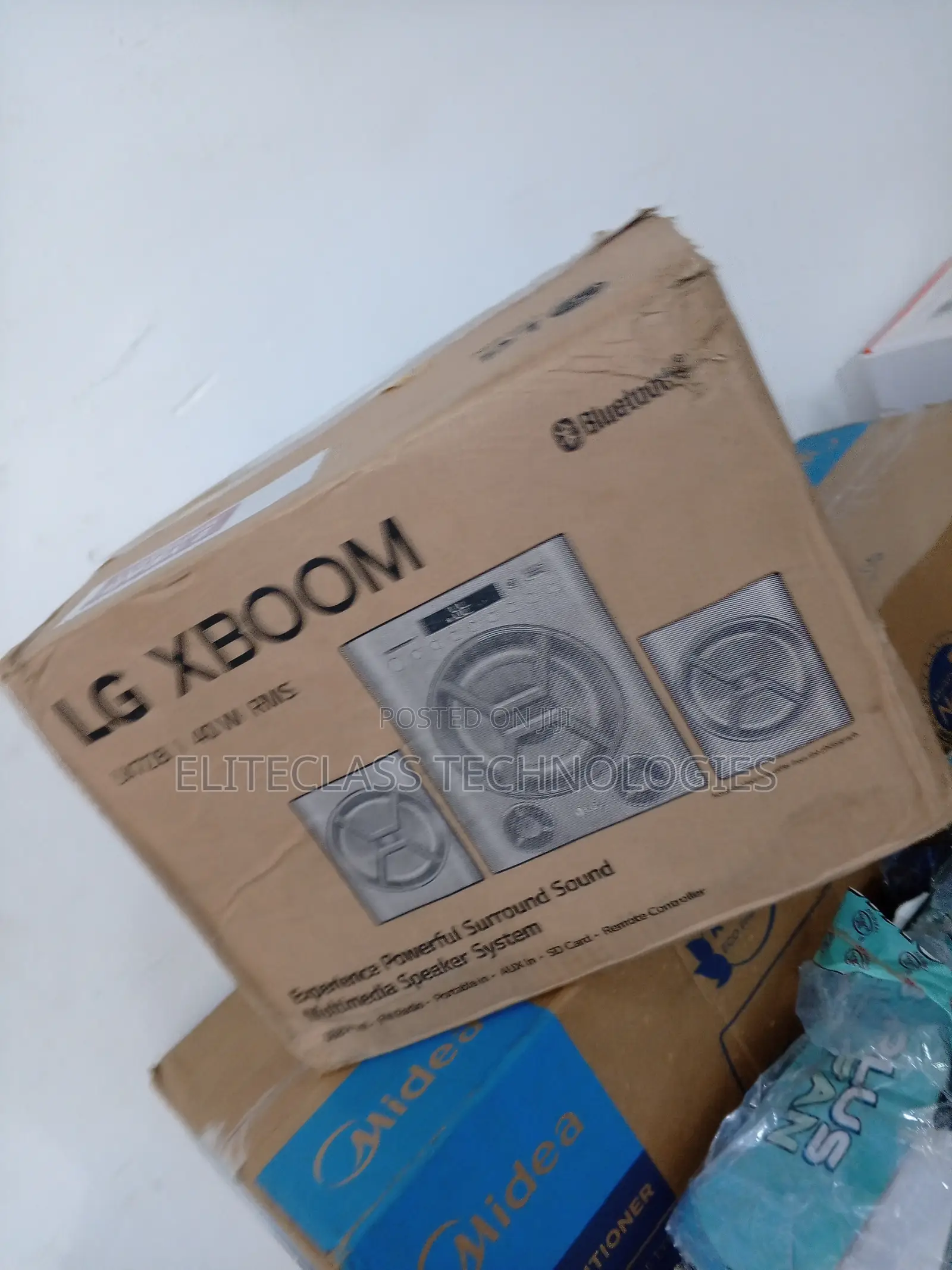 Lg ''Powerful Bass'' Home Theater System