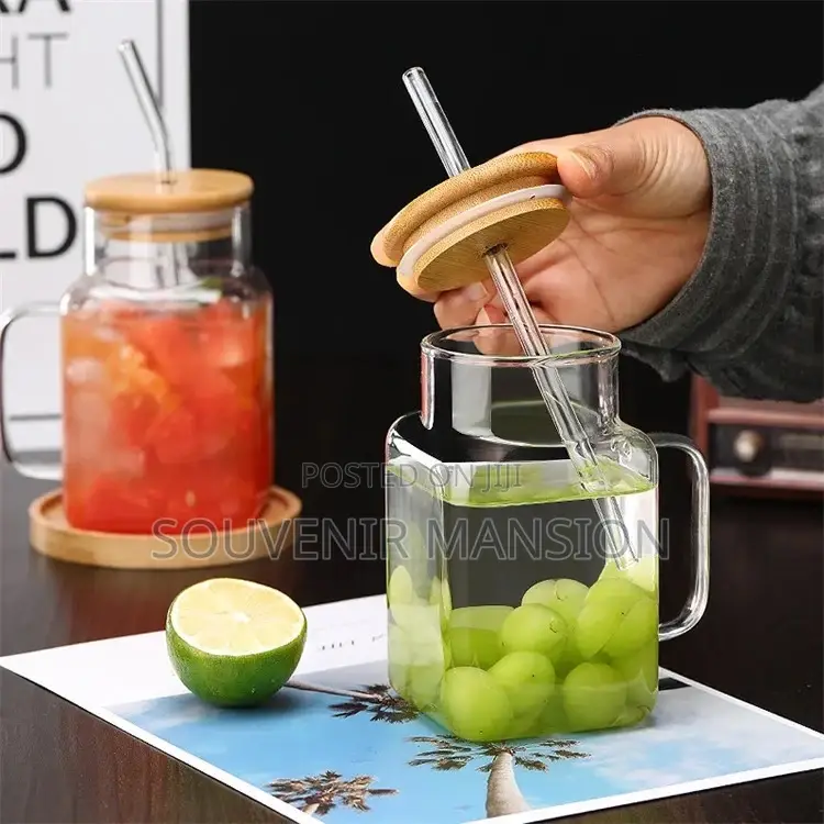 Masion Jar With Bamboo Lid and Straw