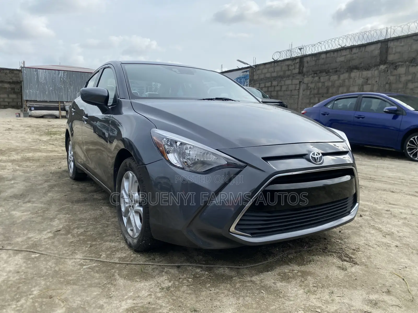 Toyota Yaris 2017 Gray