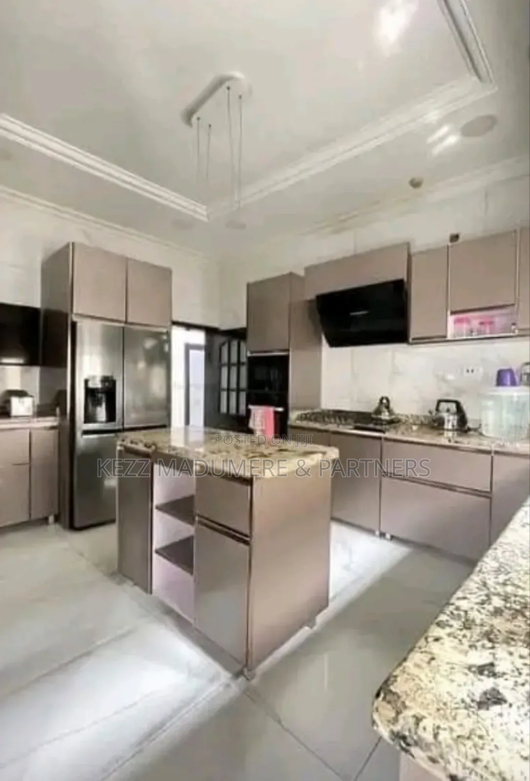5bdrm Duplex in Off Nta Road , Port for sale