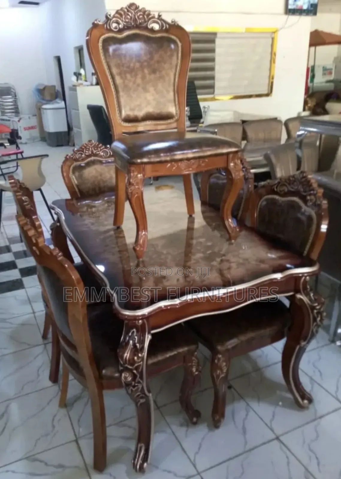 Classic Luxury Standard Dinning Set.