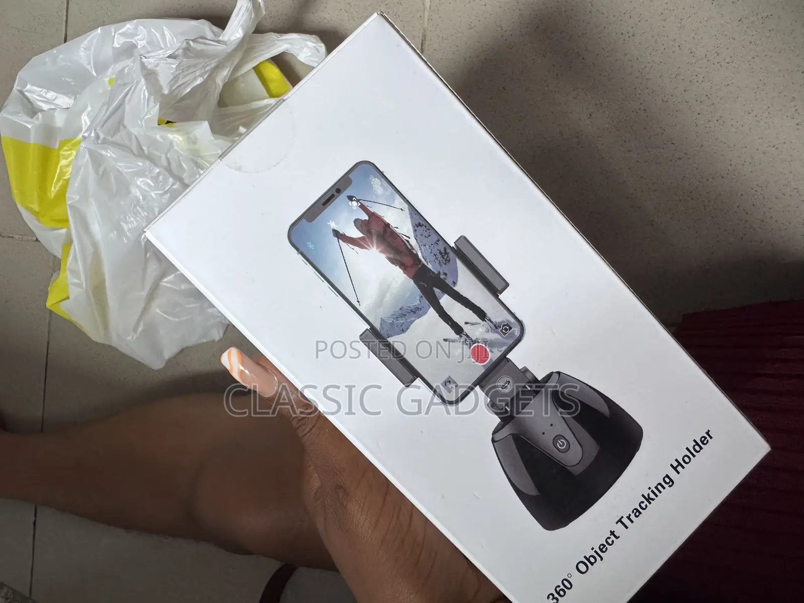 Q1 Automatic 360 Degree Rotation Phone Tracking Holder