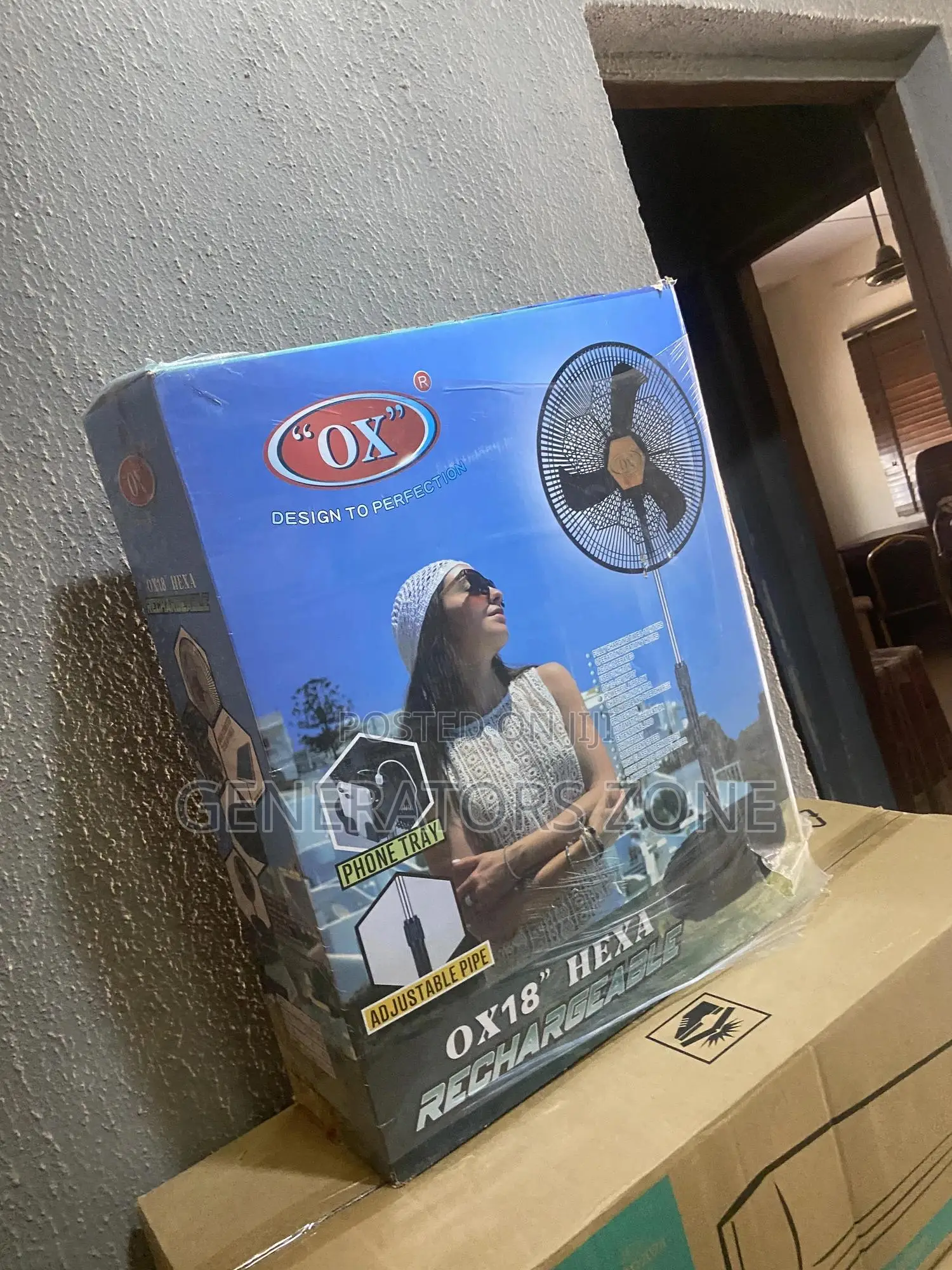 Lightweight OX Hexa Rechargeable 18" Standing Fan