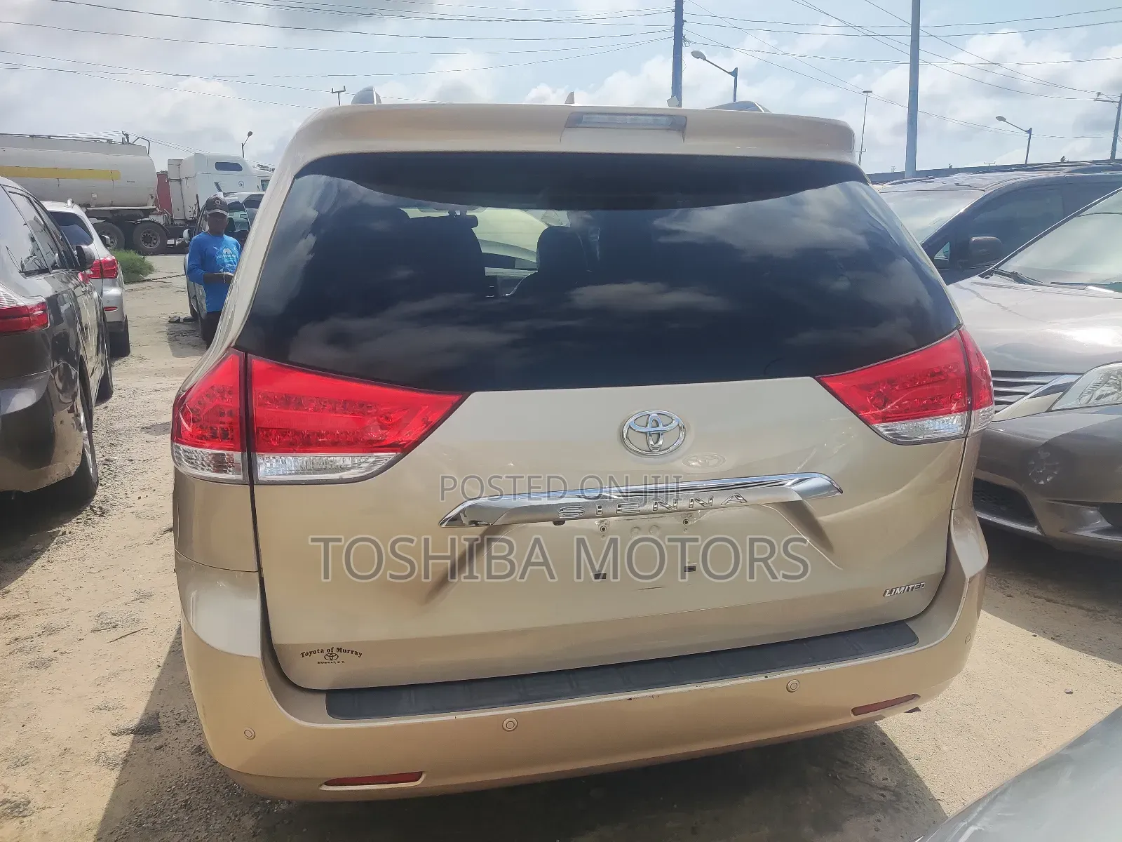 Toyota Sienna Limited AWD 7-Passenger 2013 Gold
