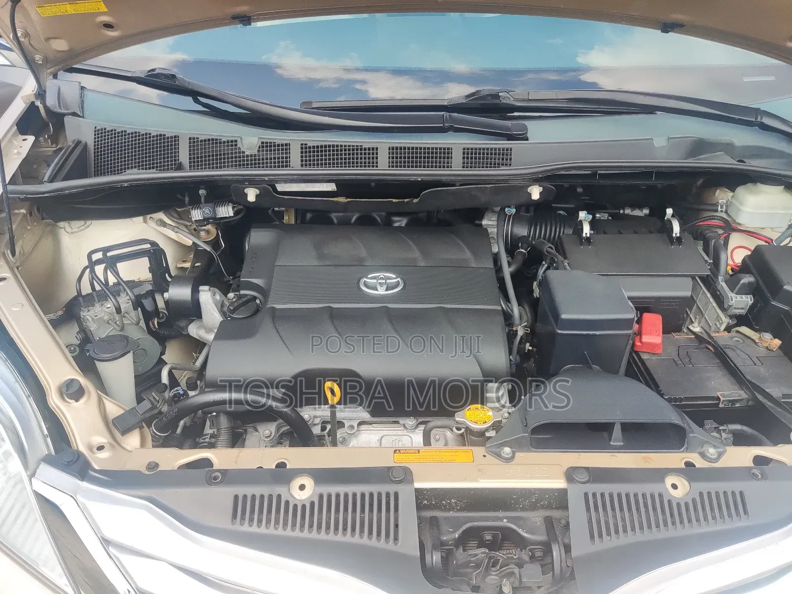 Toyota Sienna Limited AWD 7-Passenger 2013 Gold