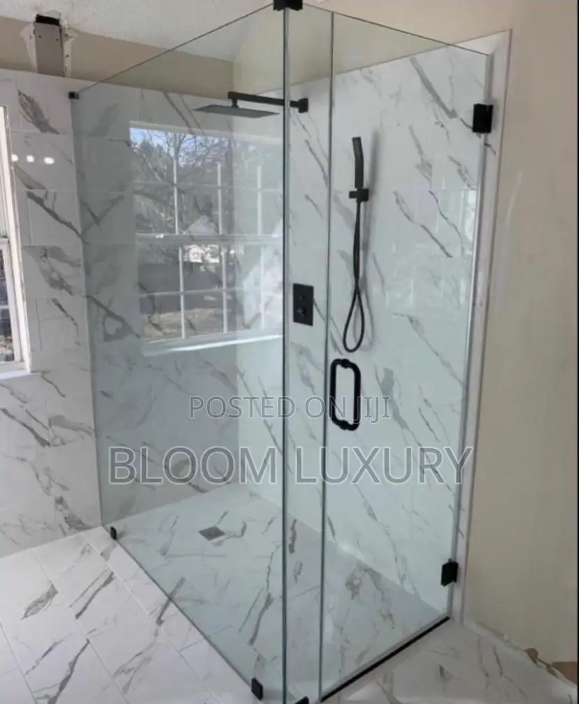 Frameless 10mm Glass Shower Cubicle