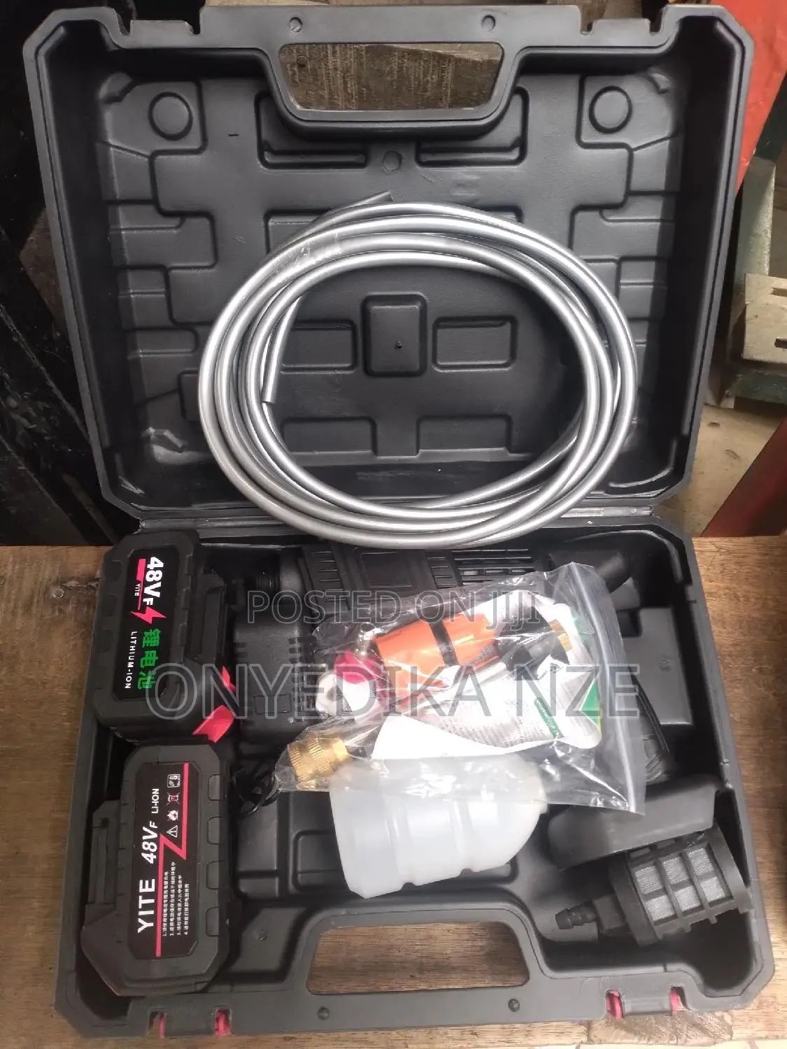Battery Pressure Wash Machine