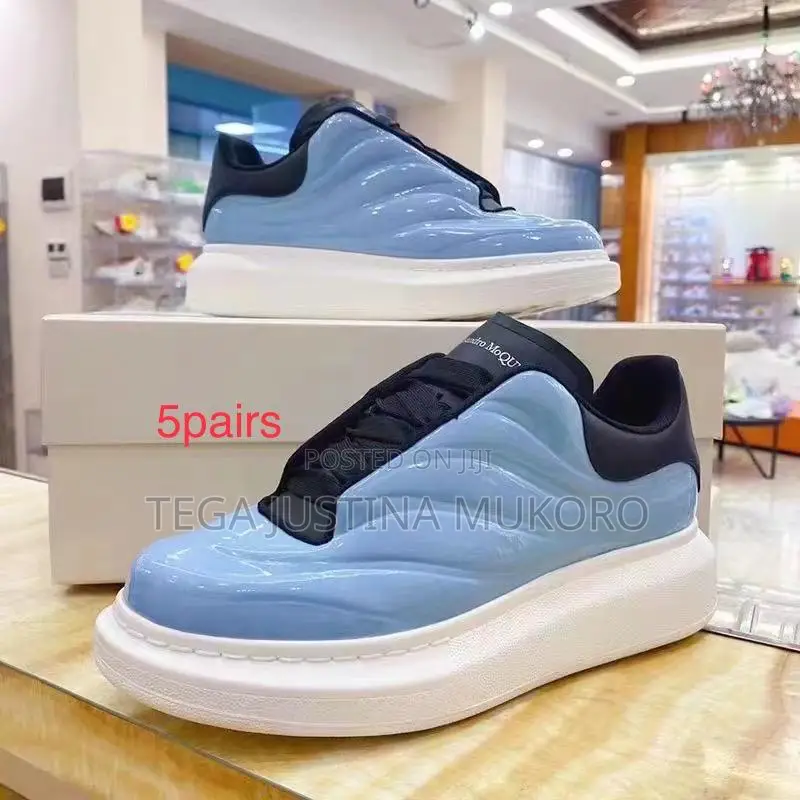 High Quality Alexander McQueen Sneakers