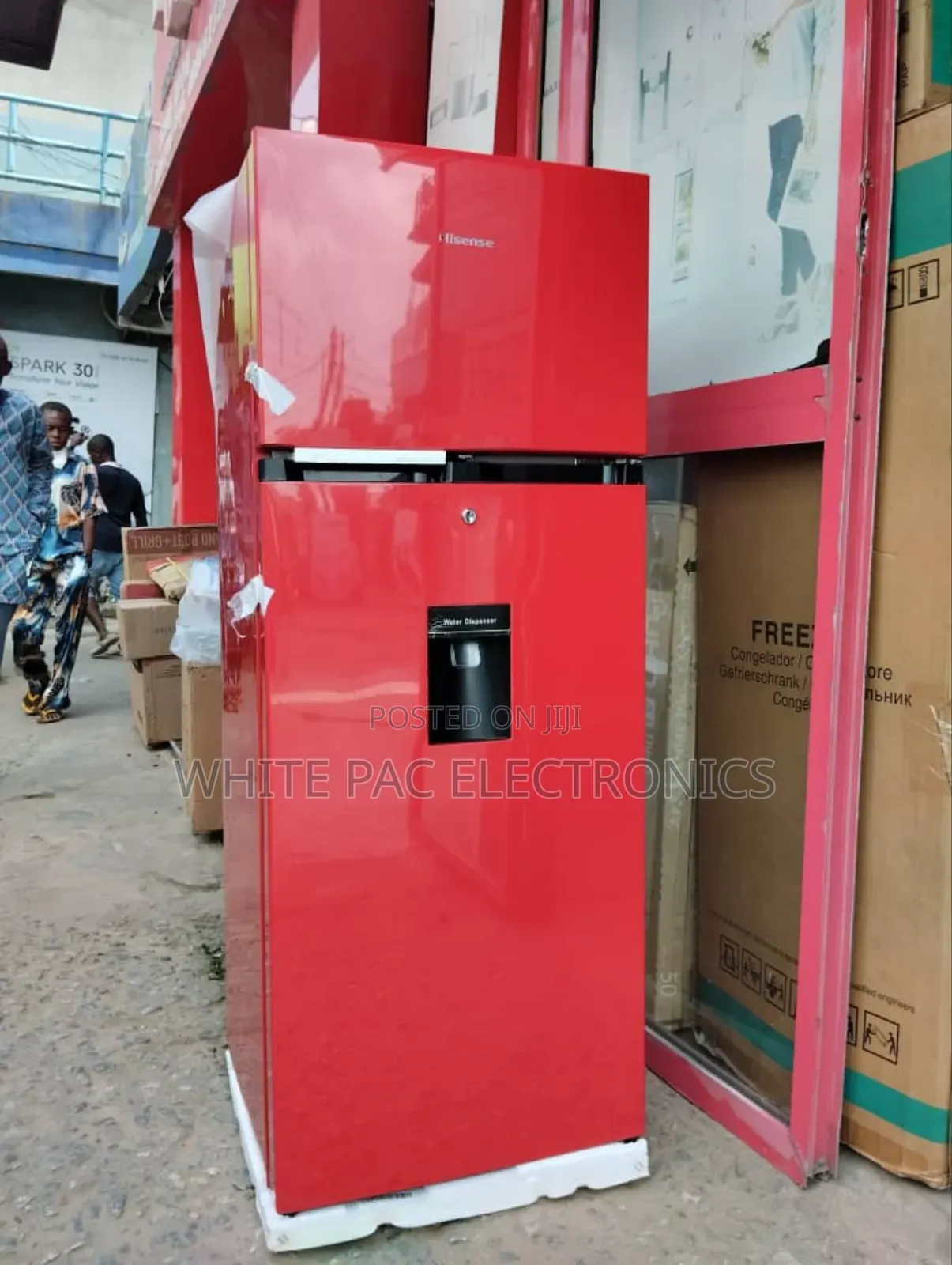 Hisense Fridge 205-L Double Door With Dispenser > Ice Maker