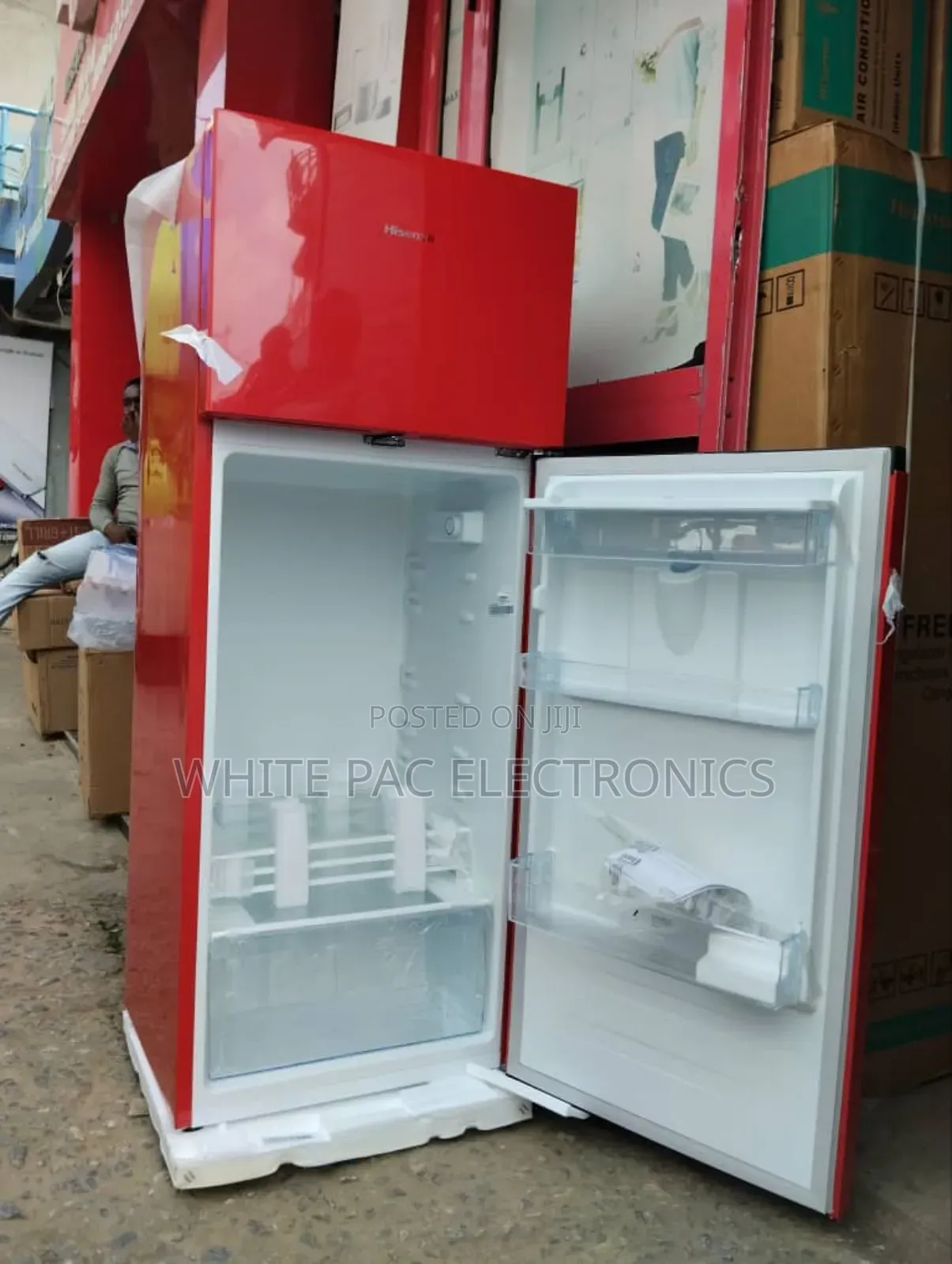 Hisense Fridge 205-L Double Door With Dispenser > Ice Maker