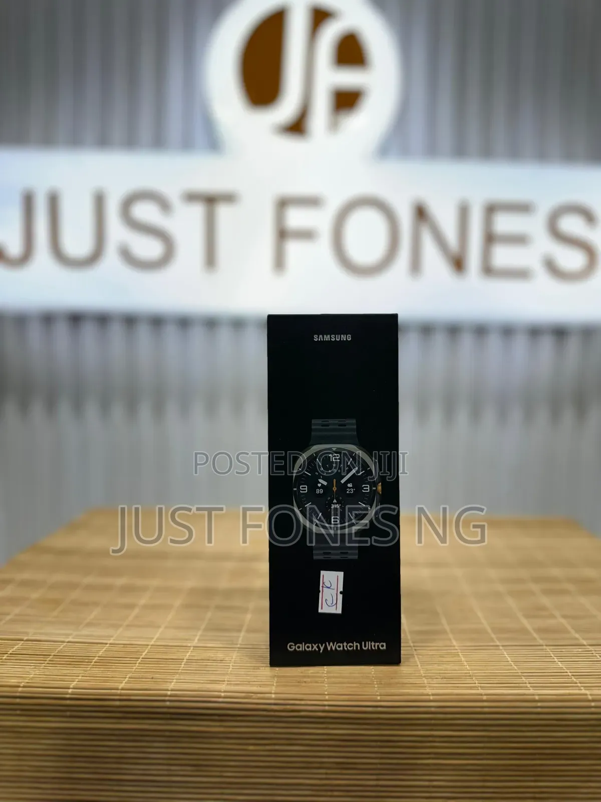 Samsung Galaxy Watch Ultra 47mm - Lte
- Titanium Silver