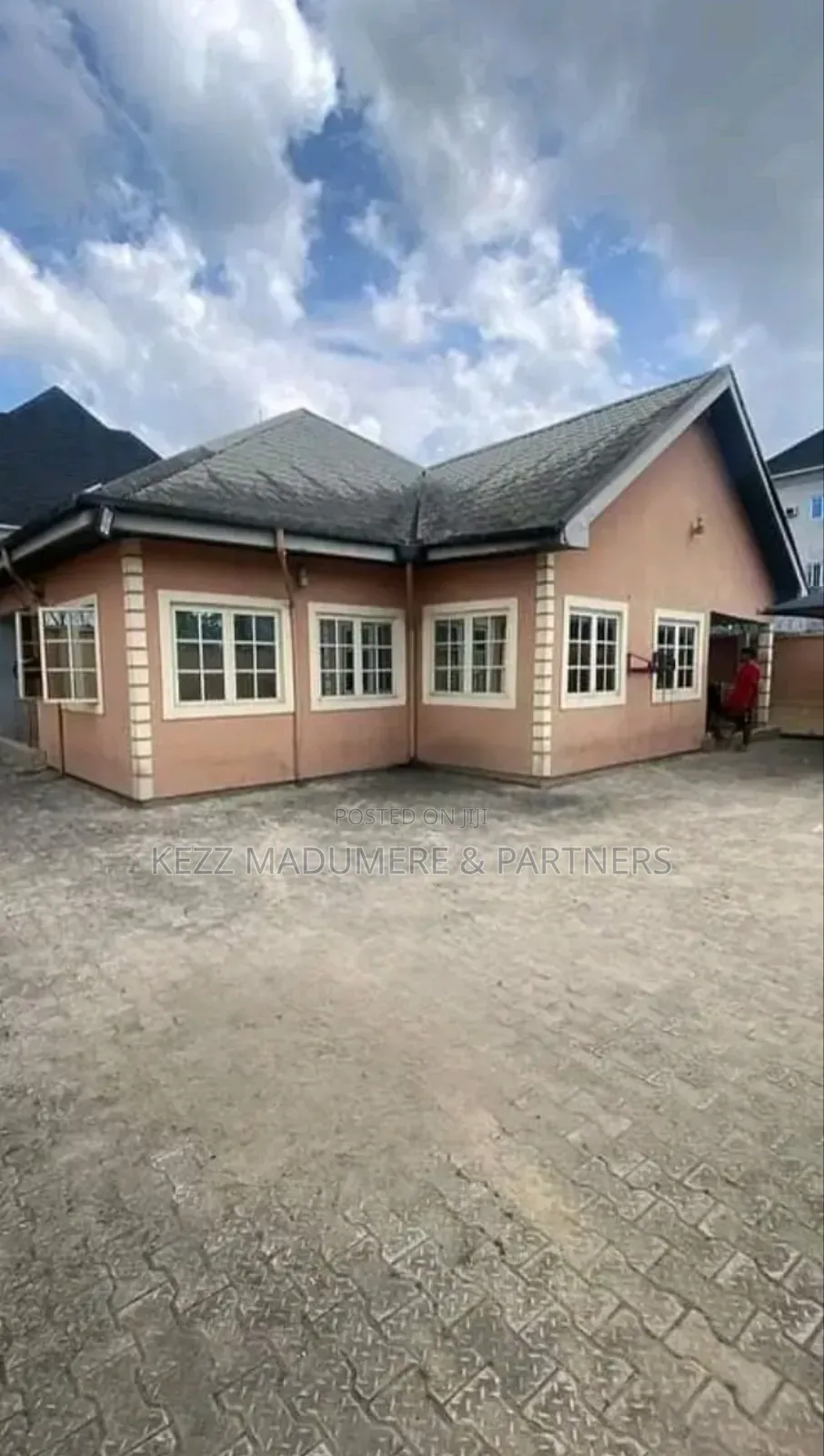 4bdrm Bungalow in Nddc, Port-Harcourt for sale