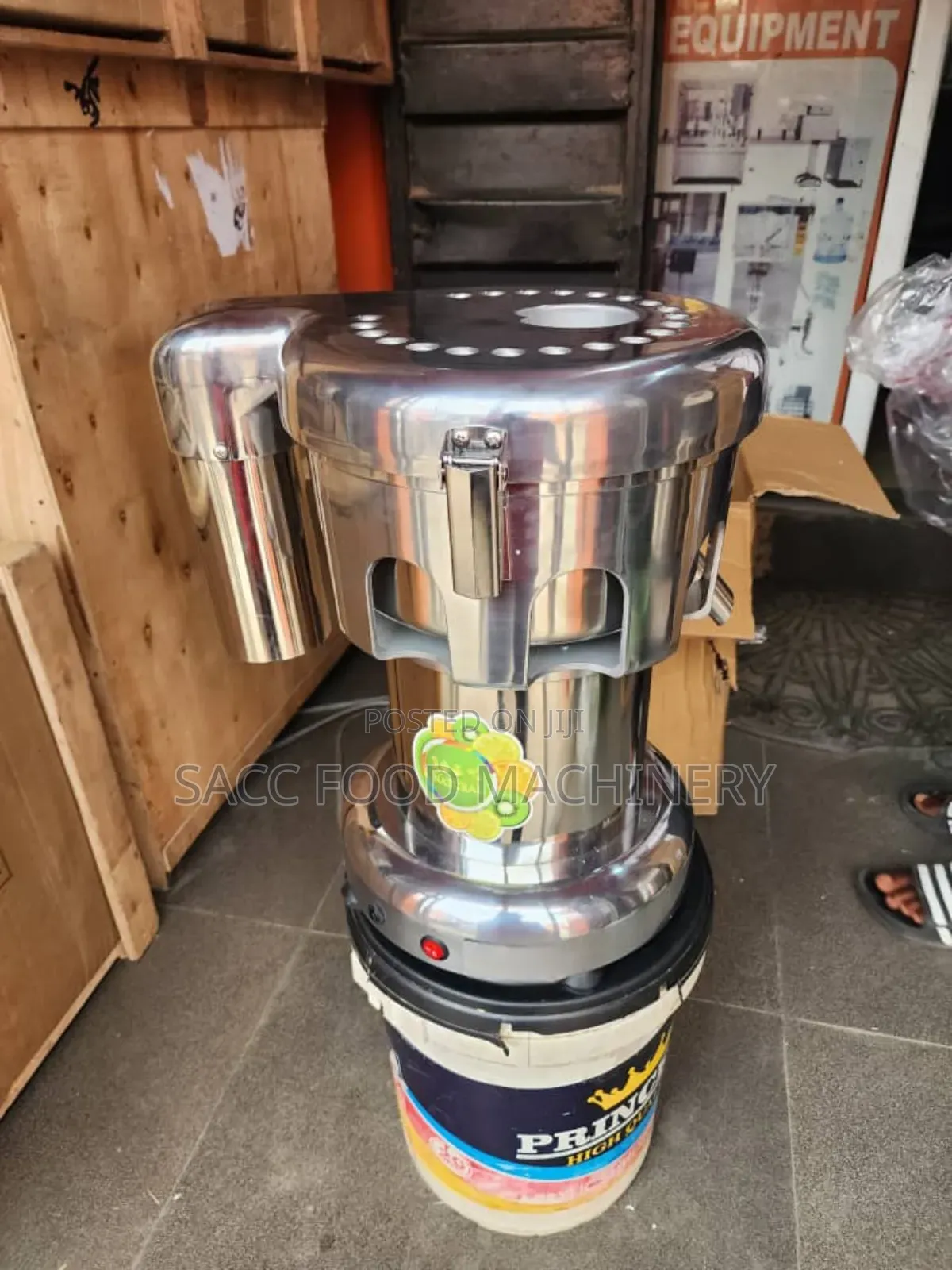Commercial Juice Extractor (Juicer)