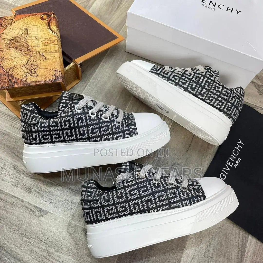 Givenchy Sneakers