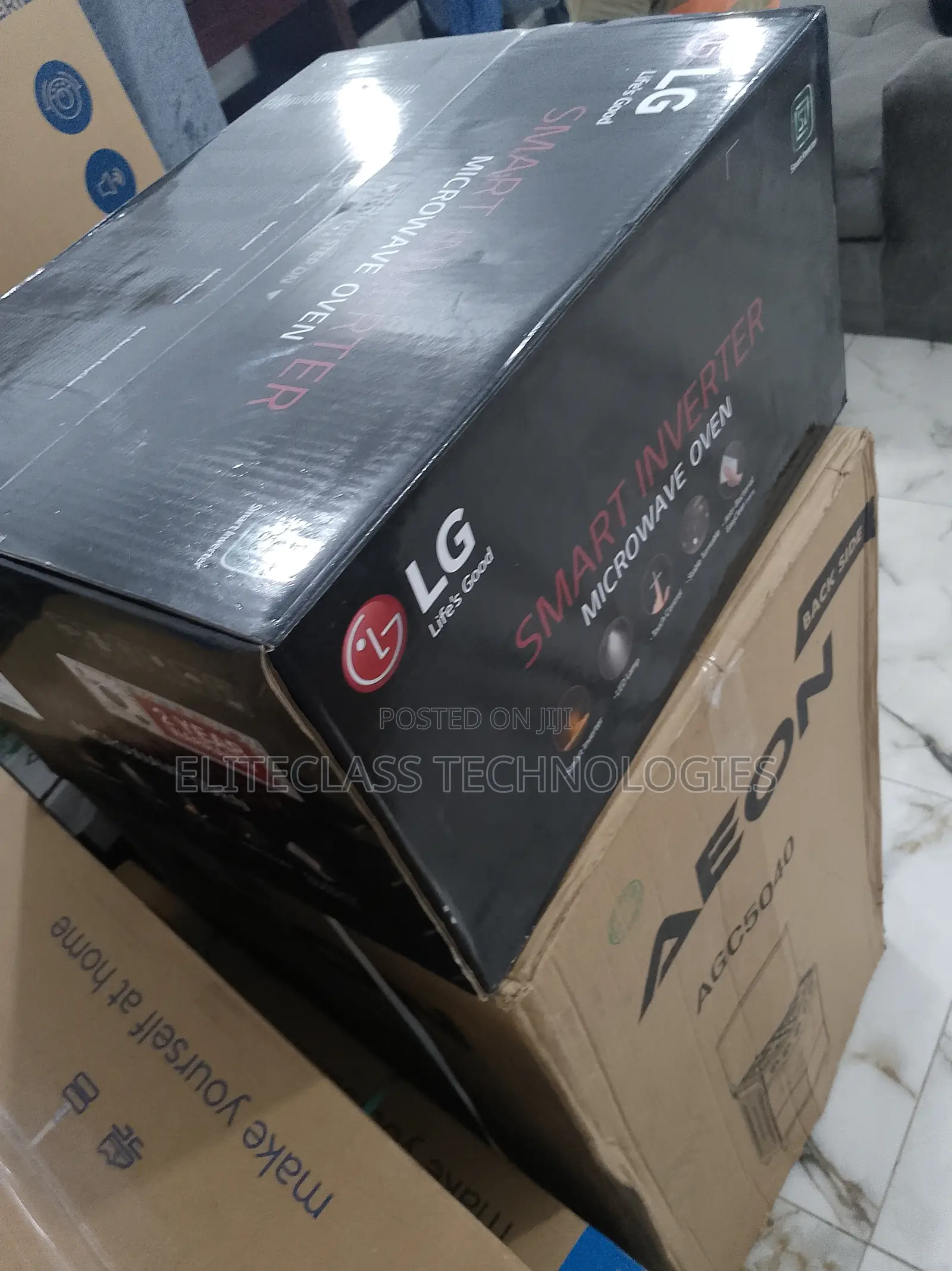 LG Fast Forward to Flavor 25l Smart Inverter Microwave Oven