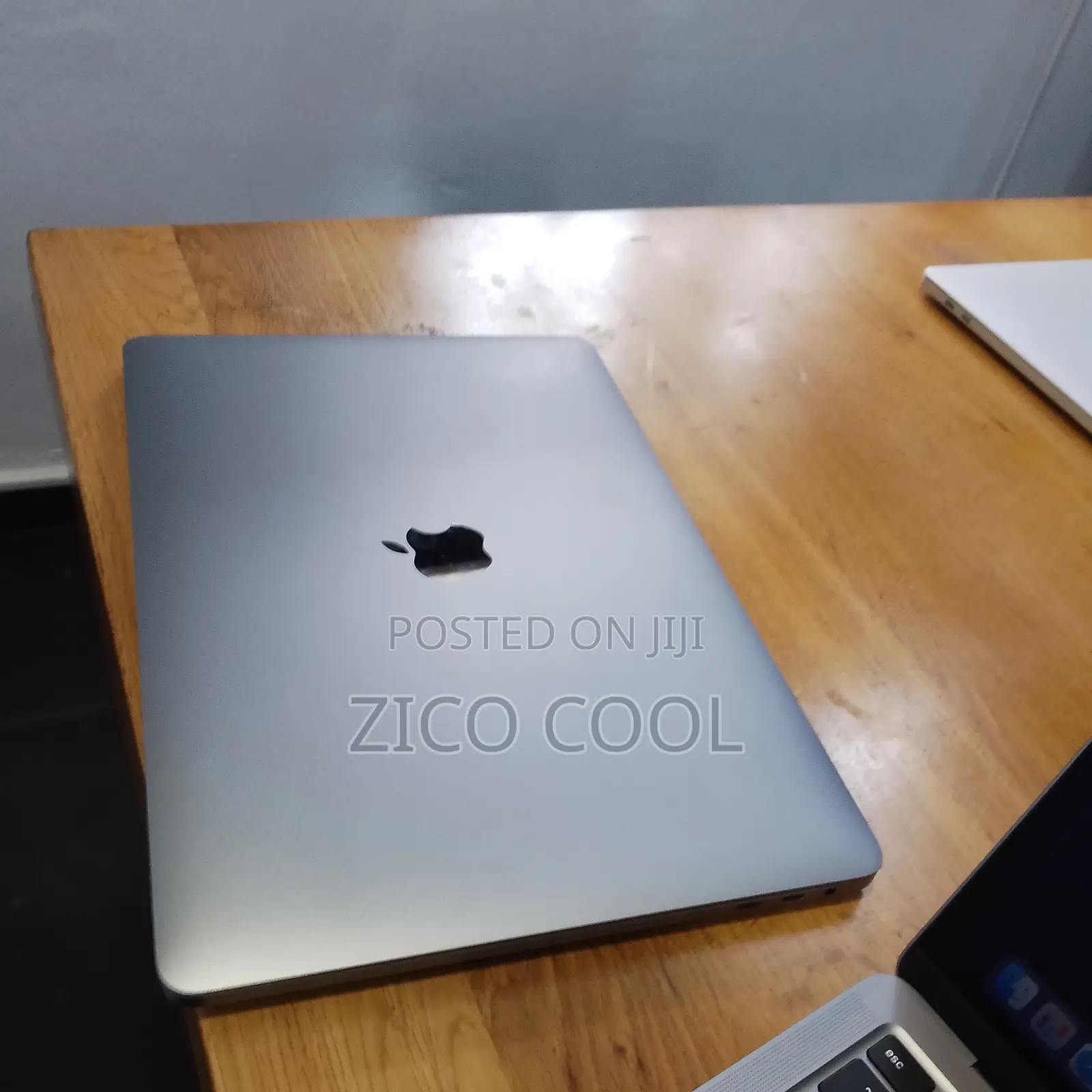 Laptop Apple MacBook Pro 2020 16GB Intel Core i7 SSD 512GB