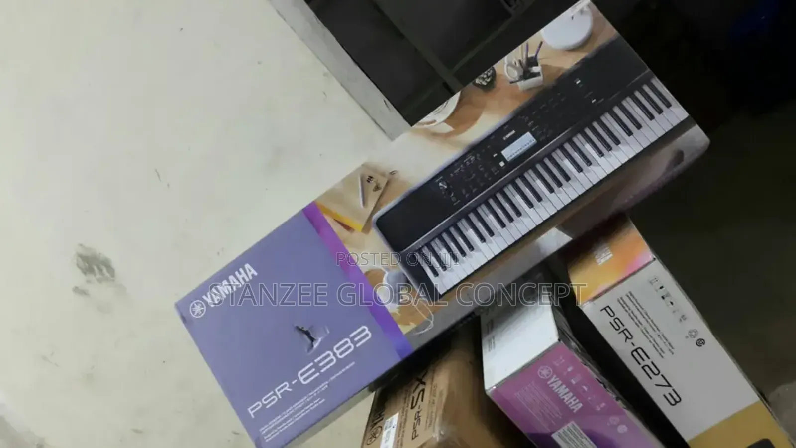 Yamaha PSR E383 Keyboard With Adapter