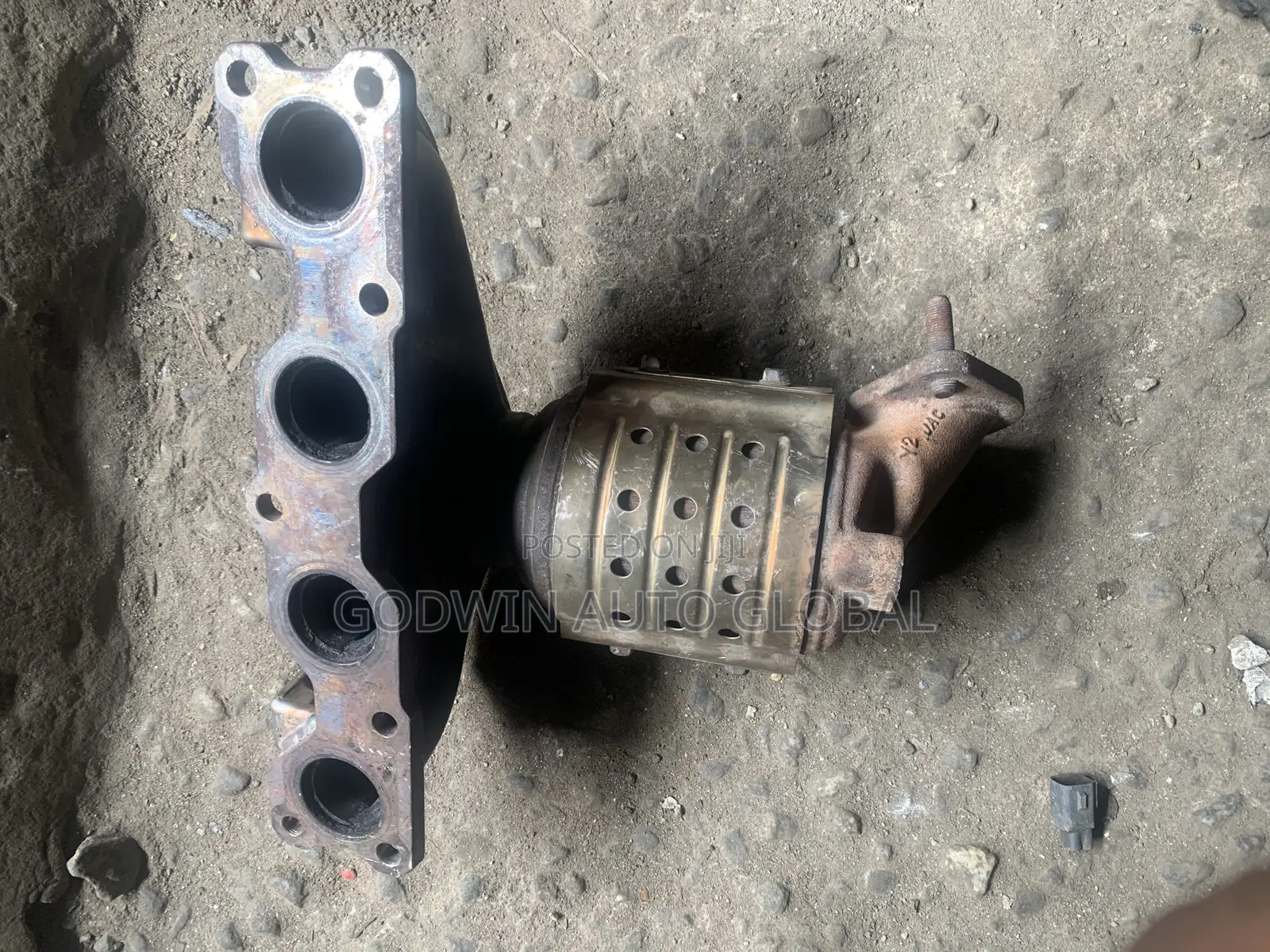 Direct Engine Catalyst Hyundai Santa Fe 2012