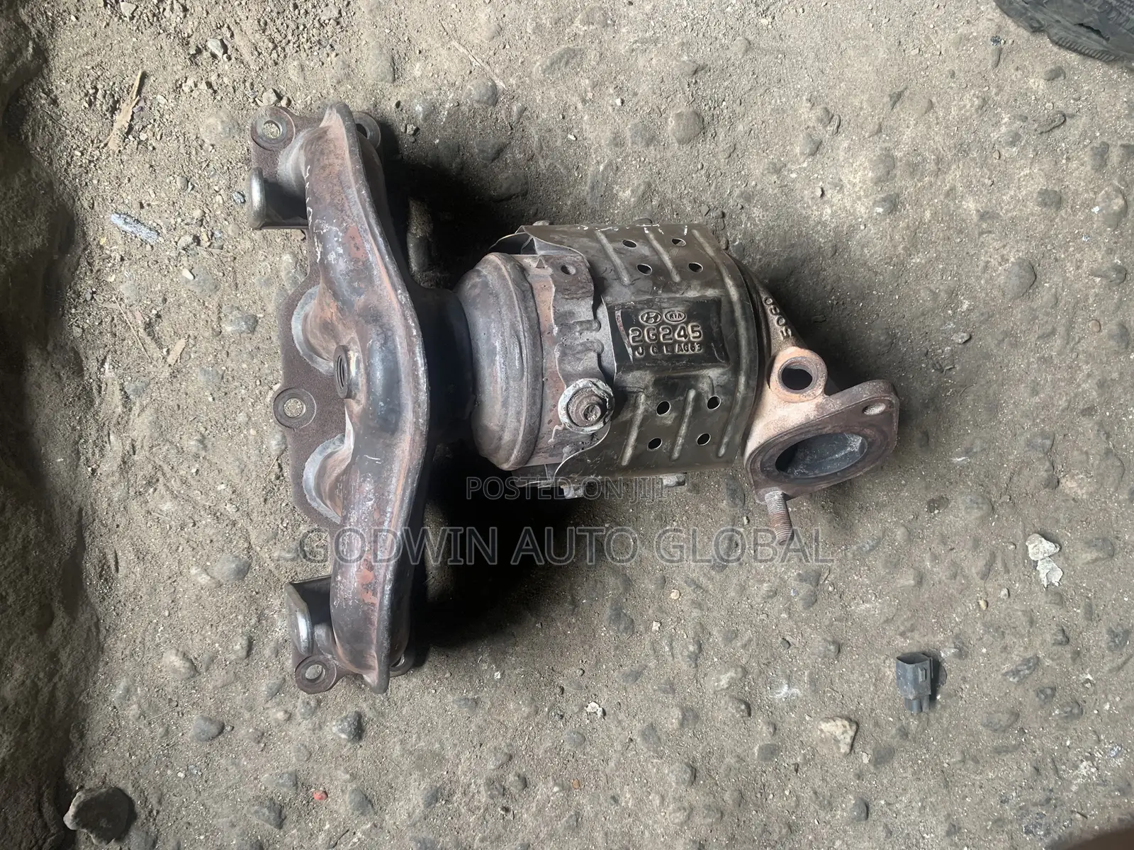 Direct Engine Catalyst Hyundai Santa Fe 2012