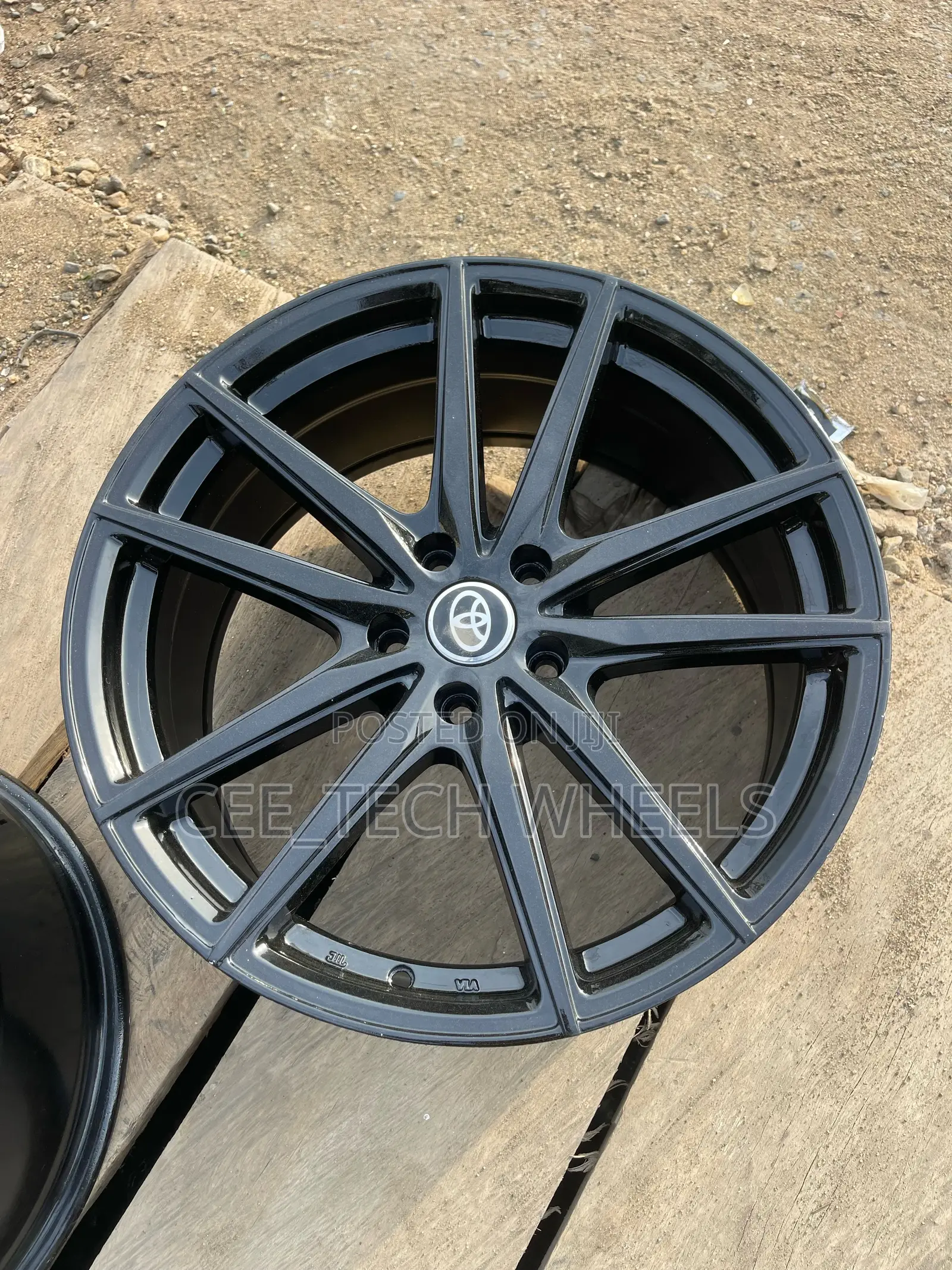 Sporty Black 19inch for Different Car Users