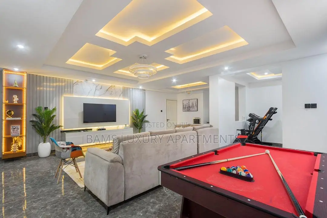 3 Bed + 3.5 Bath With Swimming Pool and Snooker Table