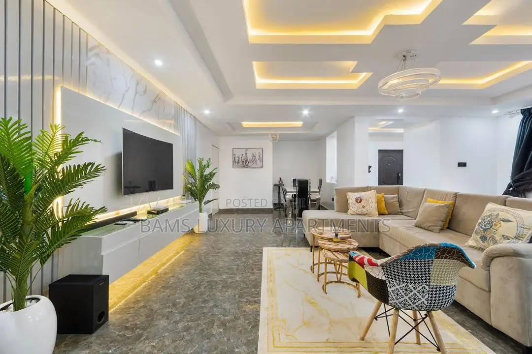 3 Bed + 3.5 Bath With Swimming Pool and Snooker Table